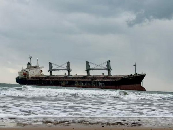 无手续费配资网 乡聚成金丨一艘搁浅巨轮，带动一片村！揭秘荣成小镇的“流量变现术”